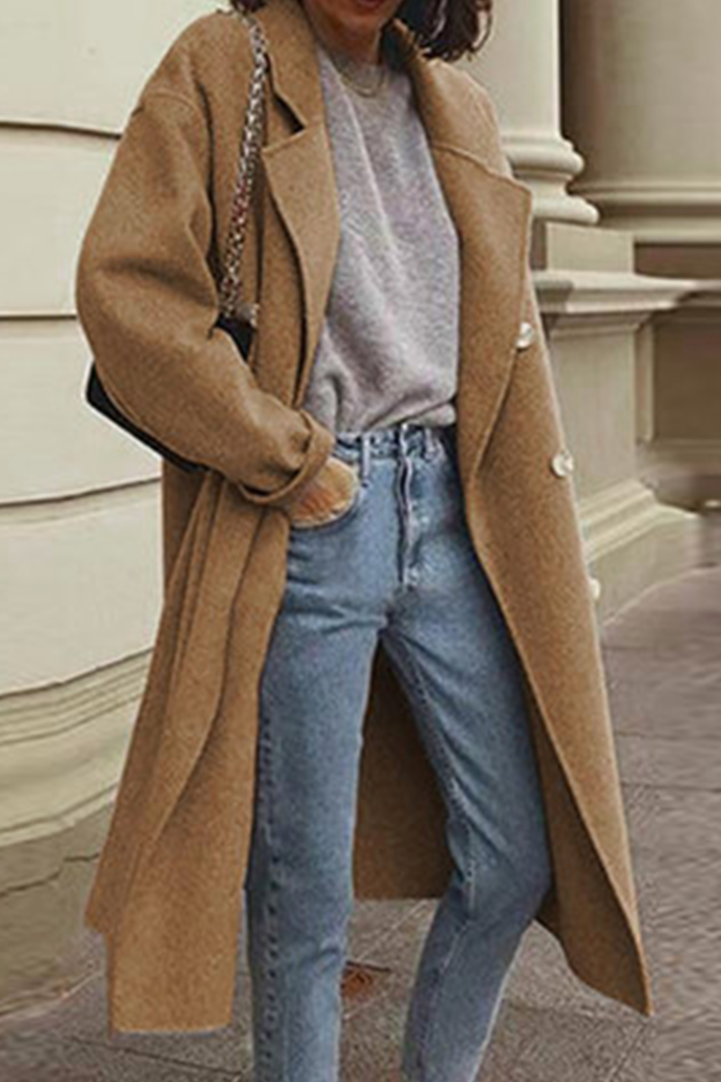 Vêtements d'extérieur décontractés et élégants, col montant à boucle simple.