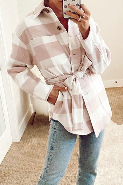 Vêtements d'extérieur élégants à carreaux avec poches, boucle et col montant à ceinture.