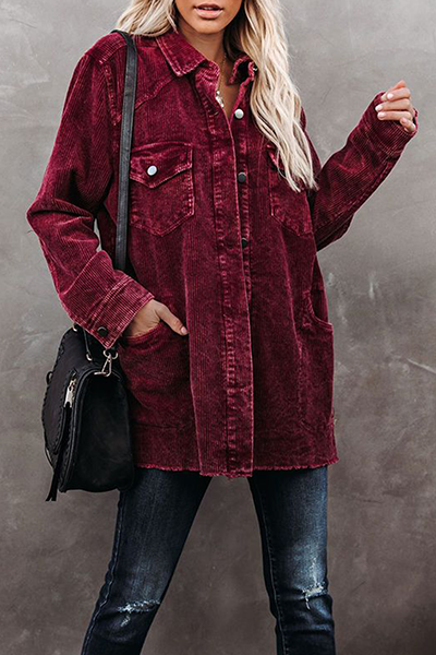 Vêtements d'extérieur décontractés, à poches, avec boucle et col montant.