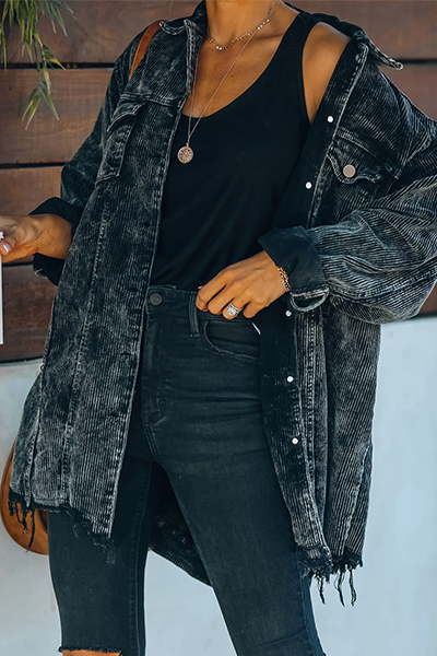 Vêtements d'extérieur à pompons unis et à boucle ancienne.