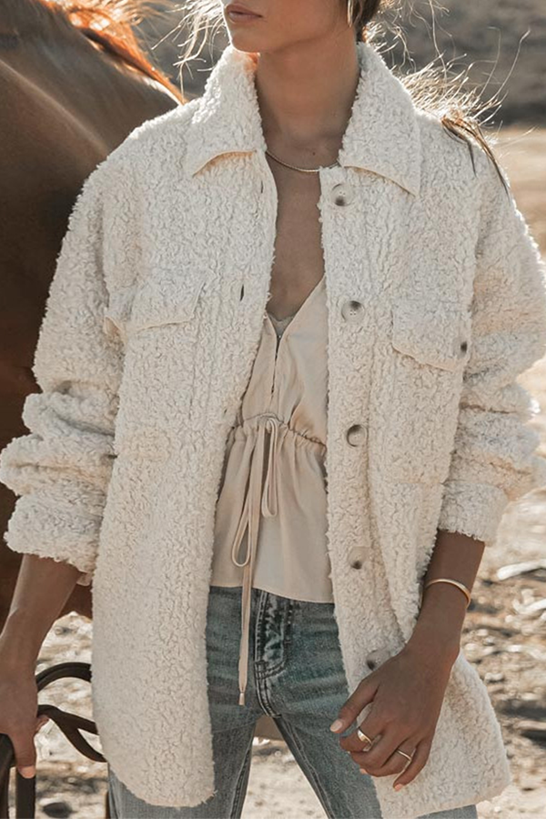 Vêtements d'extérieur décontractés, à poches, avec boucle et col montant.