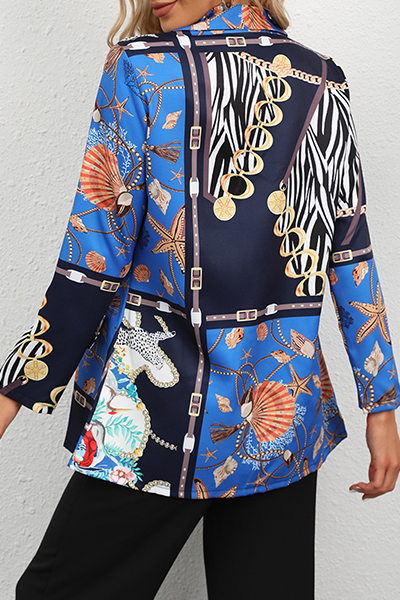 Vêtements d'extérieur élégants à imprimé, avec boutons, col rabattu et empiècements.