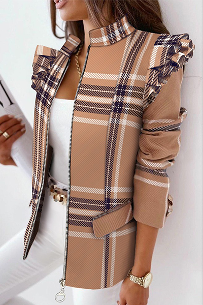 Vêtements d'extérieur à col mandarin, à imprimé patchwork, à volants et à fermeture éclair.