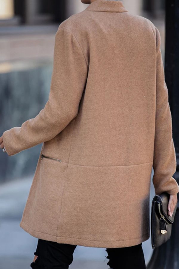 Vêtements d'extérieur décontractés à col mandarin, à poches et à fermeture éclair.