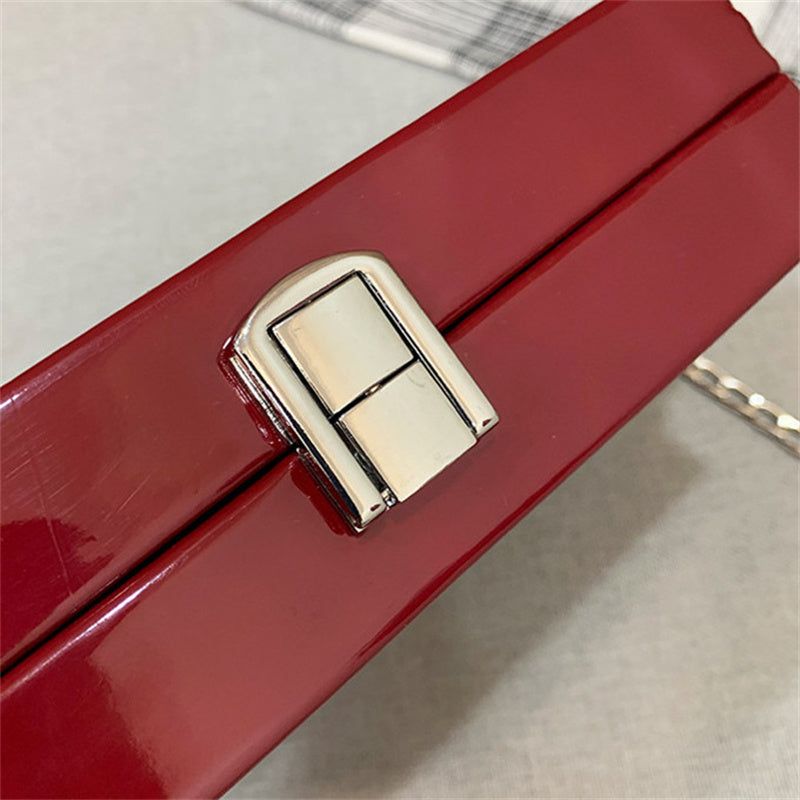 Sacs à main décontractés et tendance, imprimés et patchwork, avec chaînes.