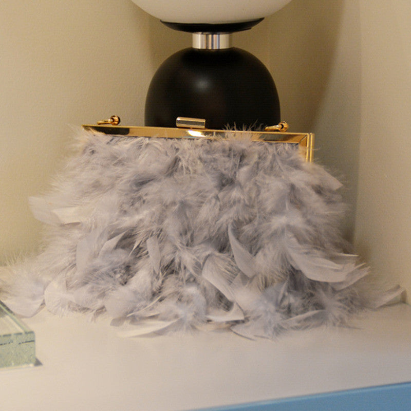 Sacs à main Daily Party en patchwork avec plumes, chaînes et perles (3 couleurs)