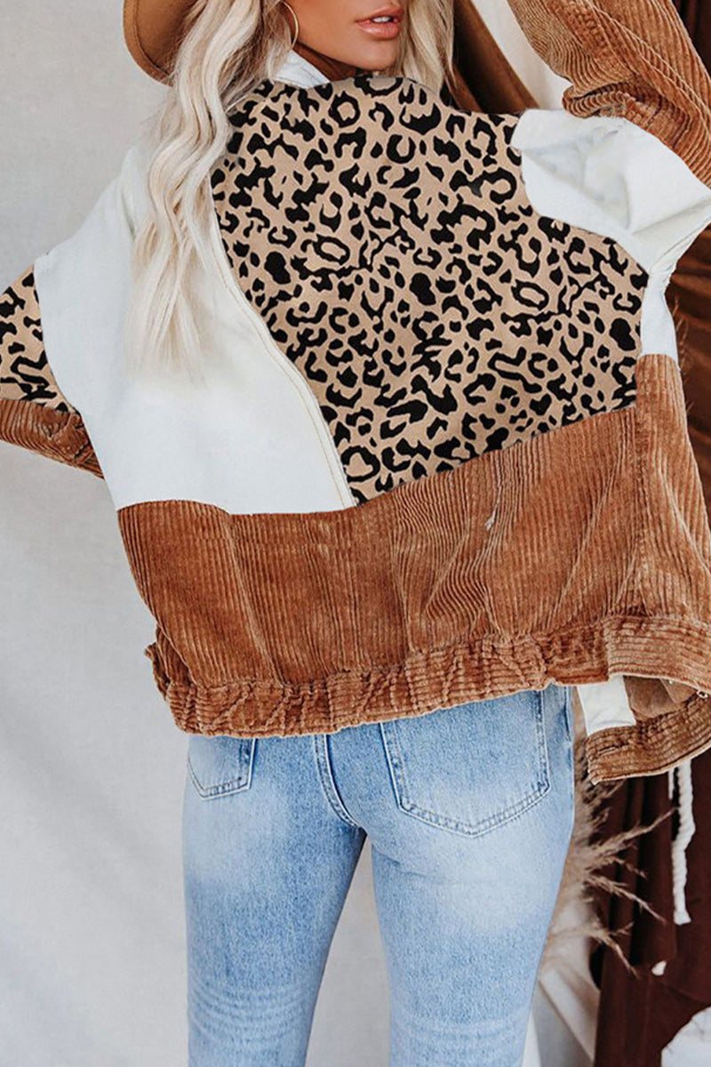 Vêtements d'extérieur décontractés à col rabattu avec boucle et pompons.