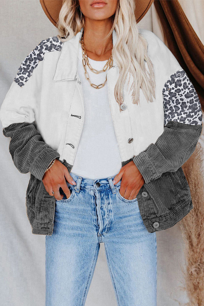 Vêtements d'extérieur décontractés à col rabattu avec boucle et pompons.