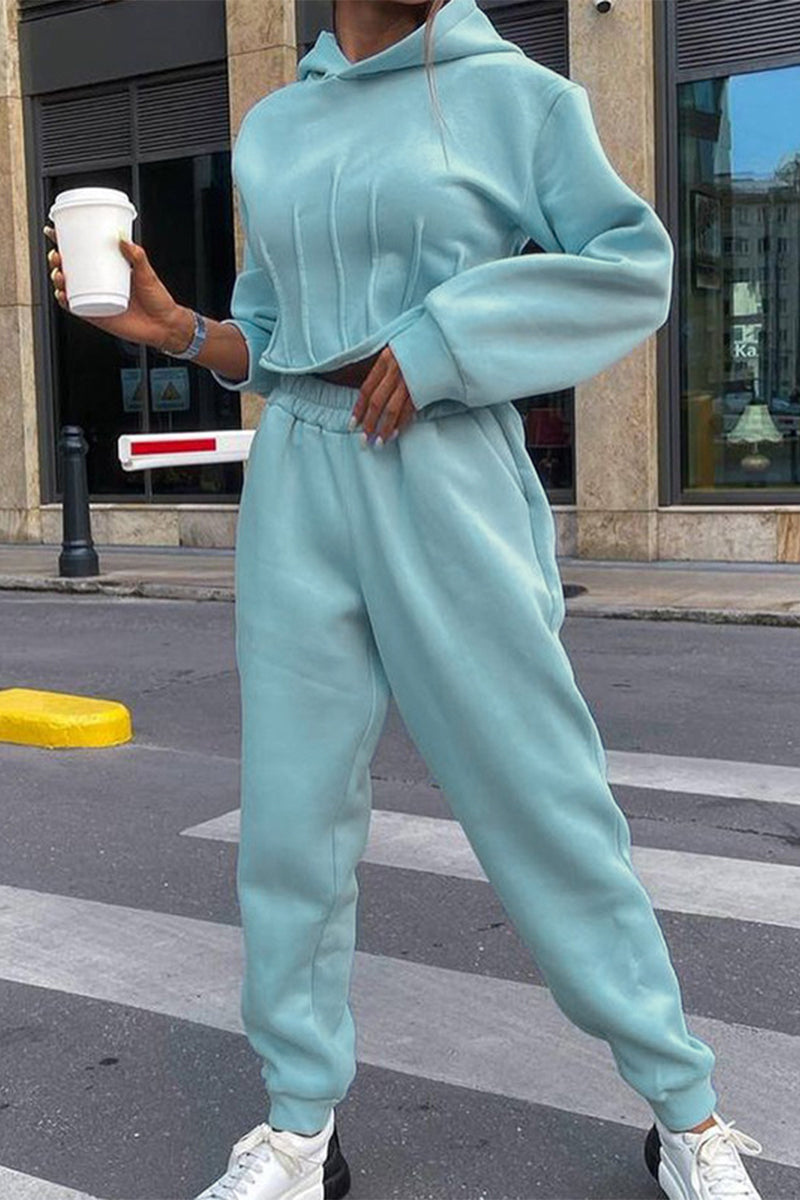 Vêtements de sport, col montant à capuche, manches longues, ensemble deux pièces.