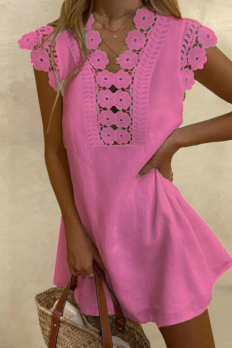 Robe décontractée, unie, découpée, col en V, ligne A, manches courtes.