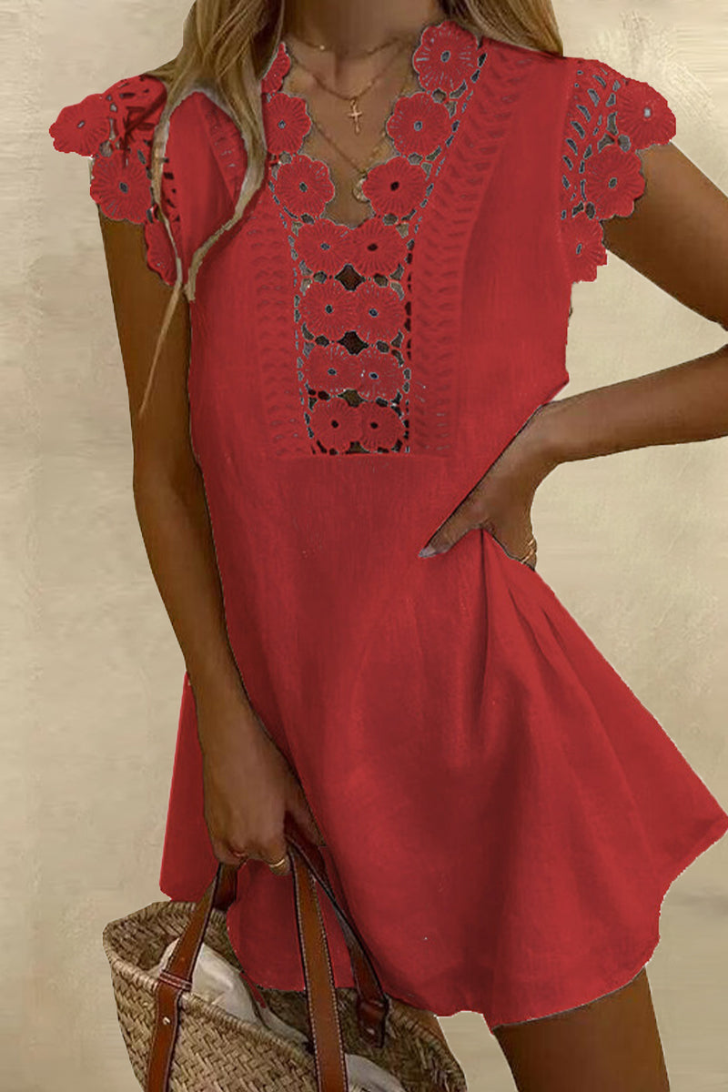 Robe décontractée, unie, découpée, col en V, ligne A, manches courtes.