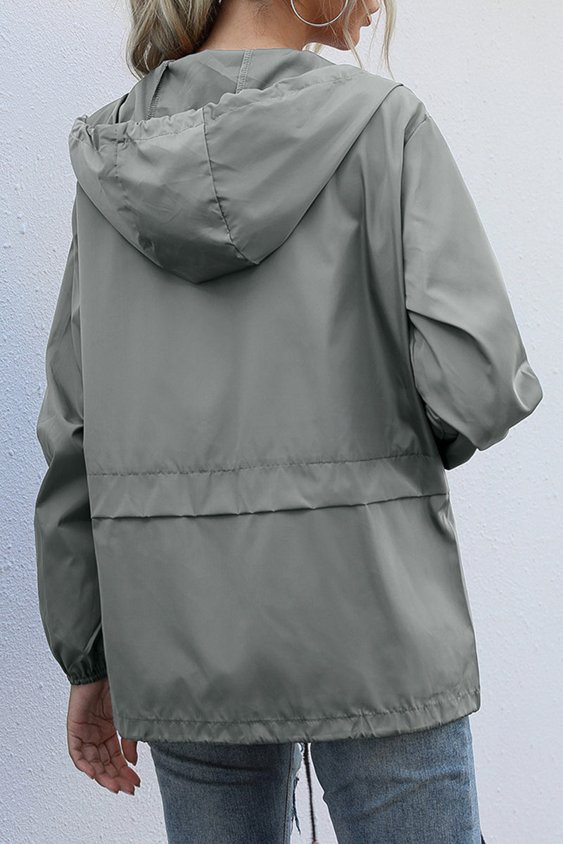 Vêtements d'extérieur décontractés à capuche et col zippé.