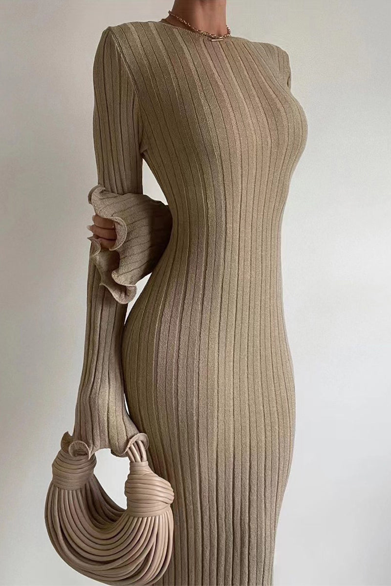 Robes sexy dos nu, col en U, taille ceinturée et jupe portefeuille.