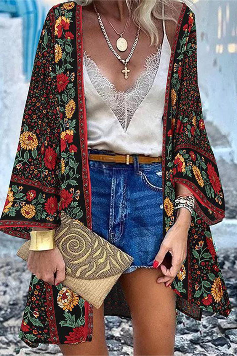 Vêtements d'extérieur à col cardigan en patchwork avec imprimé universitaire.