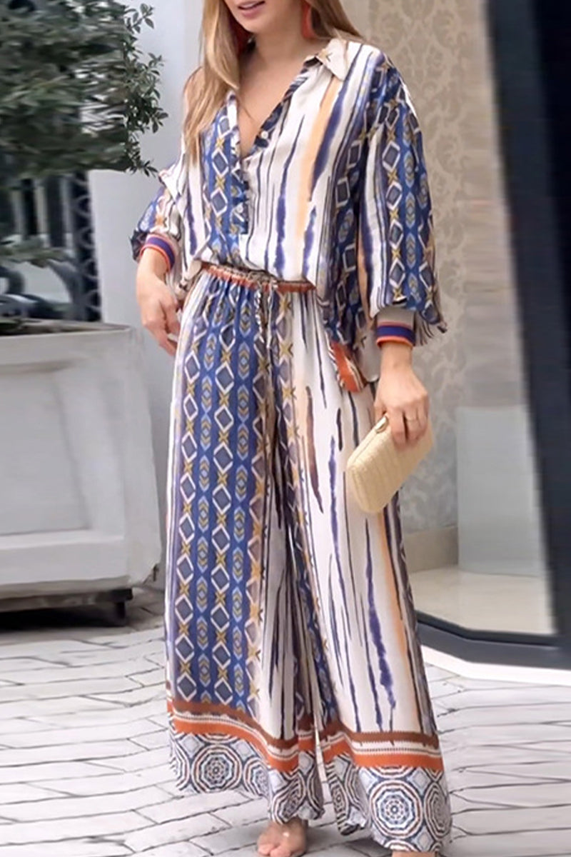 Ensemble deux pièces décontracté, style universitaire, à manches longues, col à revers, avec boutons et imprimé.