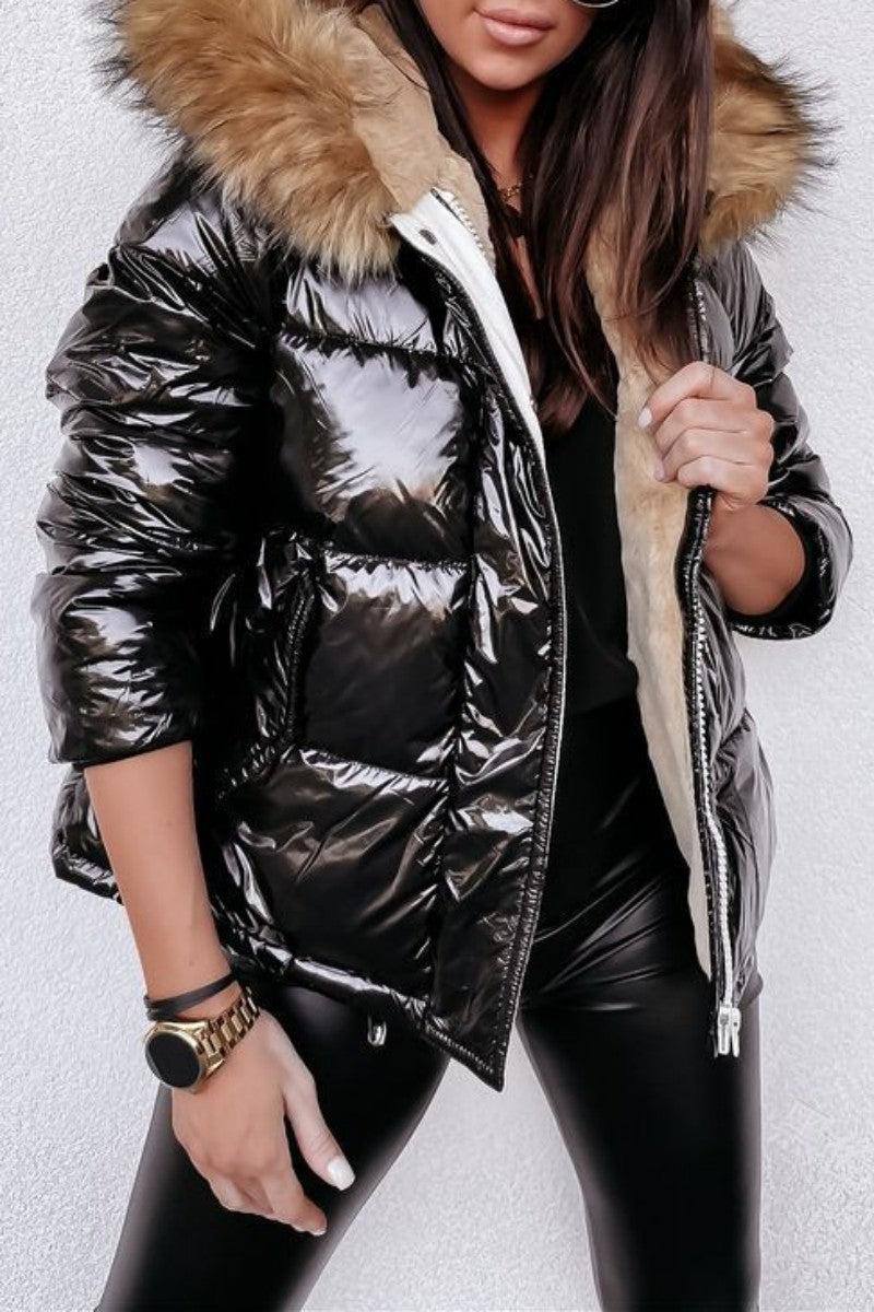 Vêtements d'extérieur décontractés, à capuche, à col montant, avec empiècements et fermeture éclair.