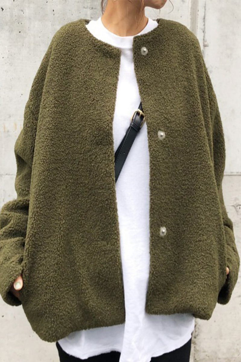 Vêtements d'extérieur décontractés à col rond avec poches.