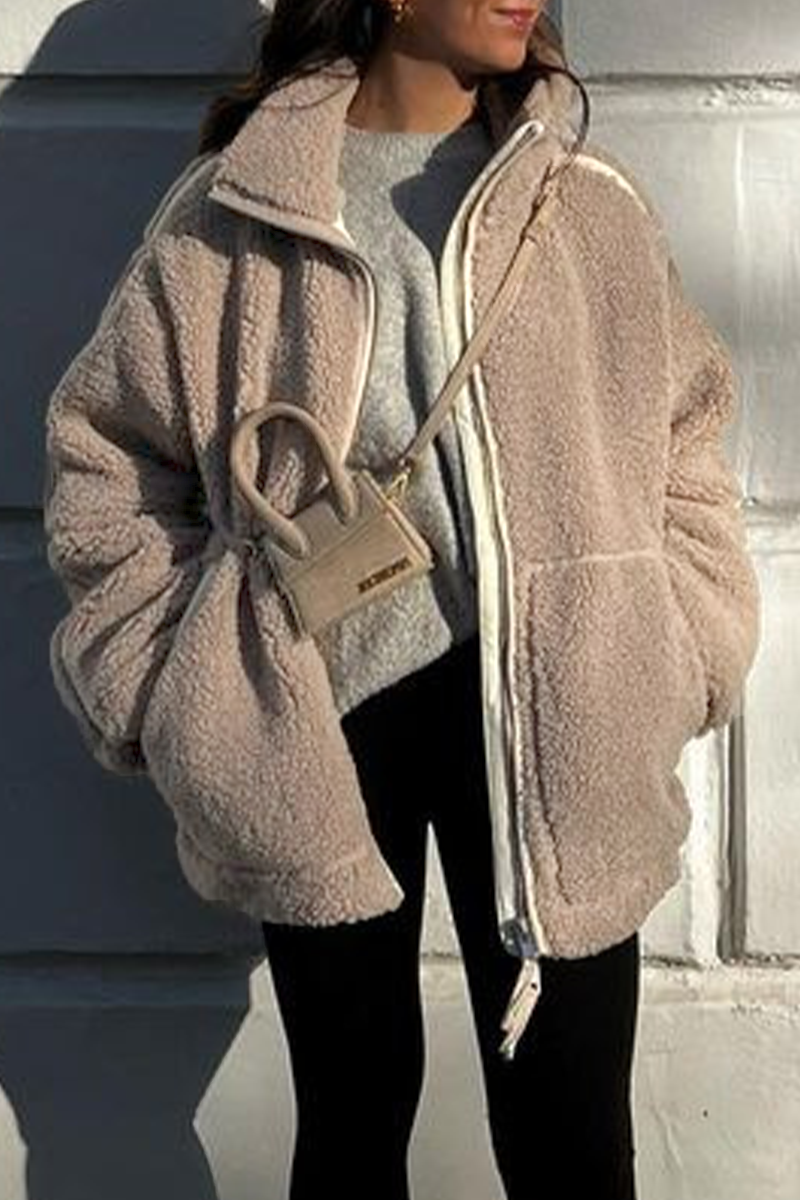 Vêtements d'extérieur décontractés à col mandarin et fermeture éclair.