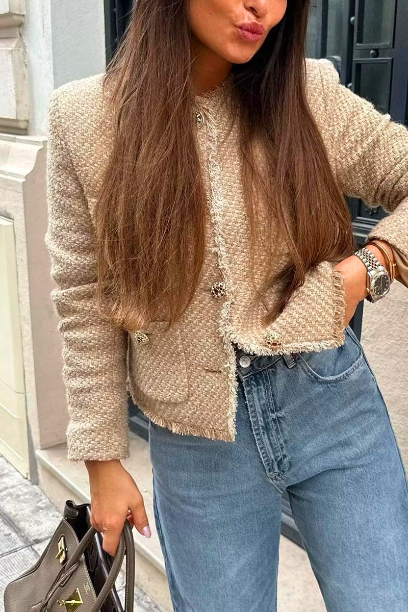 Vêtements d'extérieur élégants pour célébrités, col rond, poches et boutons.