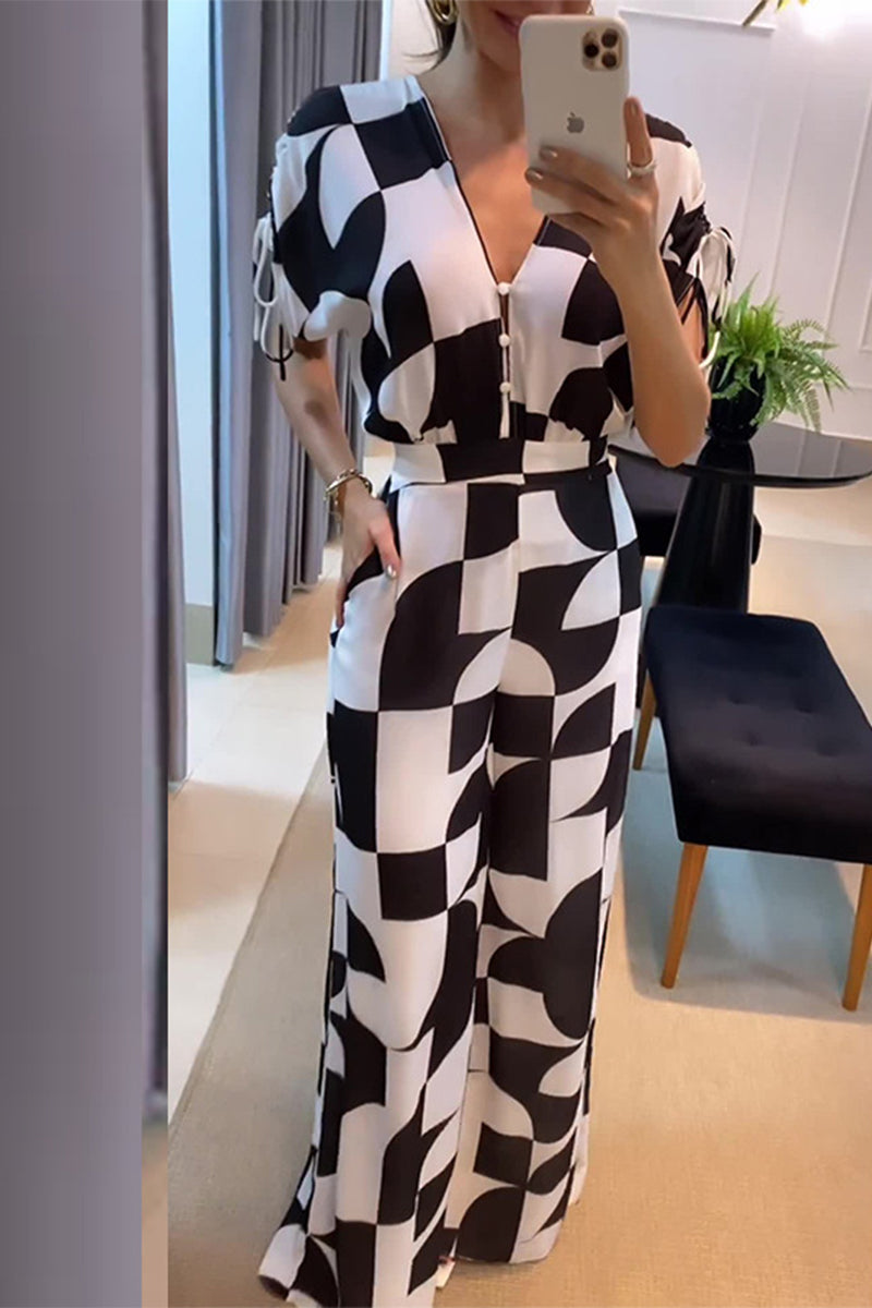 Combinaisons décontractées à carreaux, avec poches, col en V et contrastes de couleurs.