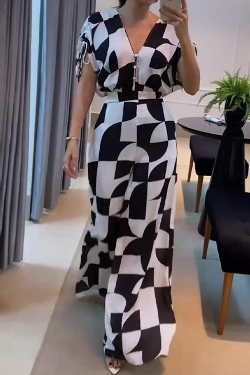 Combinaisons décontractées à carreaux, avec poches, col en V et contrastes de couleurs.