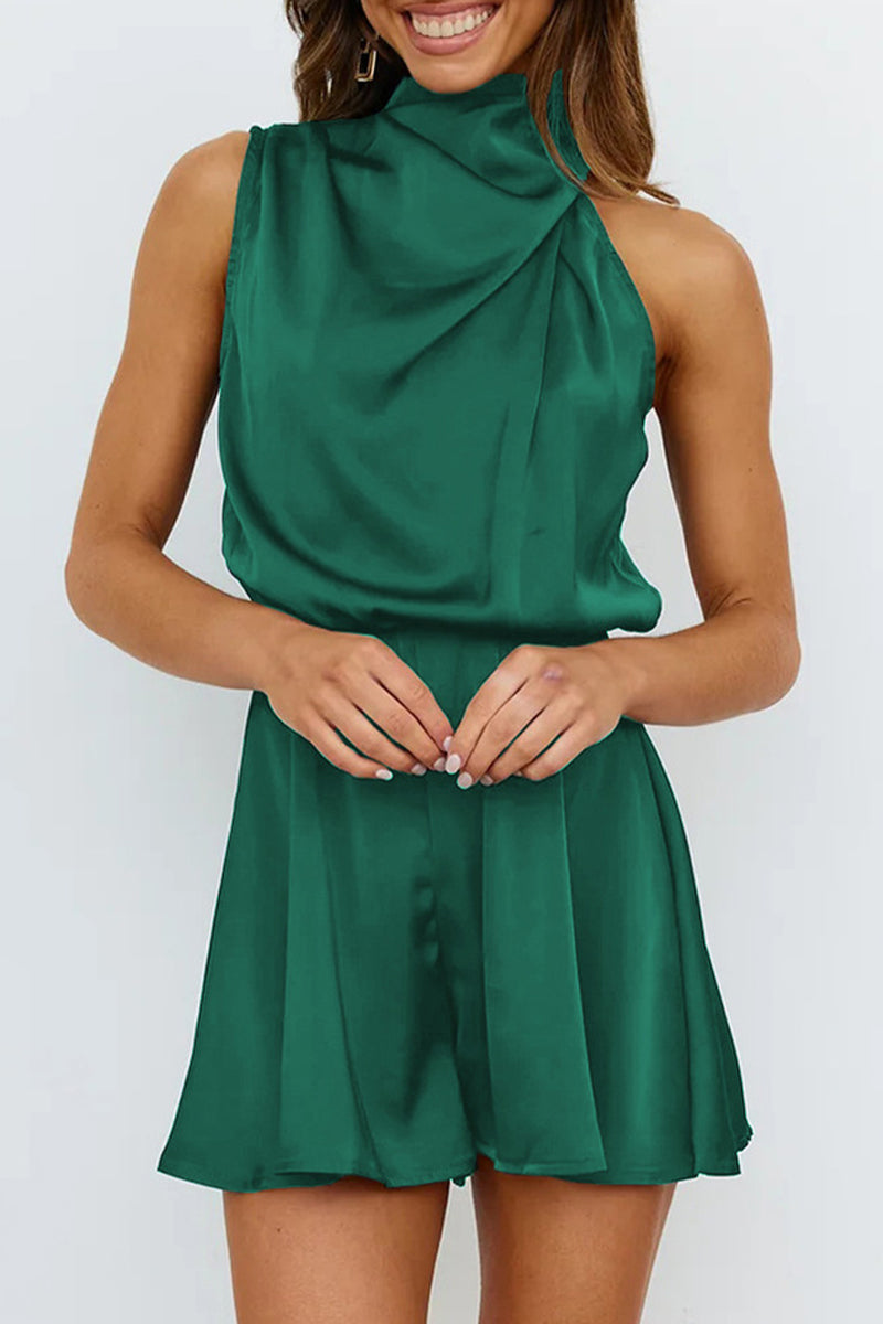 Combinaisons-jumpsuit élégantes et simples à porter, avec un décolleté en V noué dans le dos.