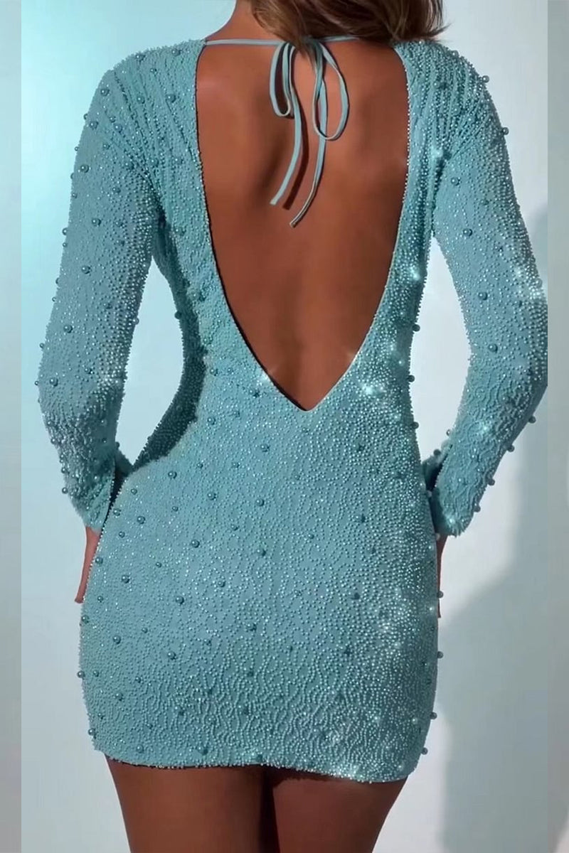 Robes-jupes sexy, dos nu, à col rond, avec perles, à l'encolure en forme de frenulum, et à la taille ceinturée.