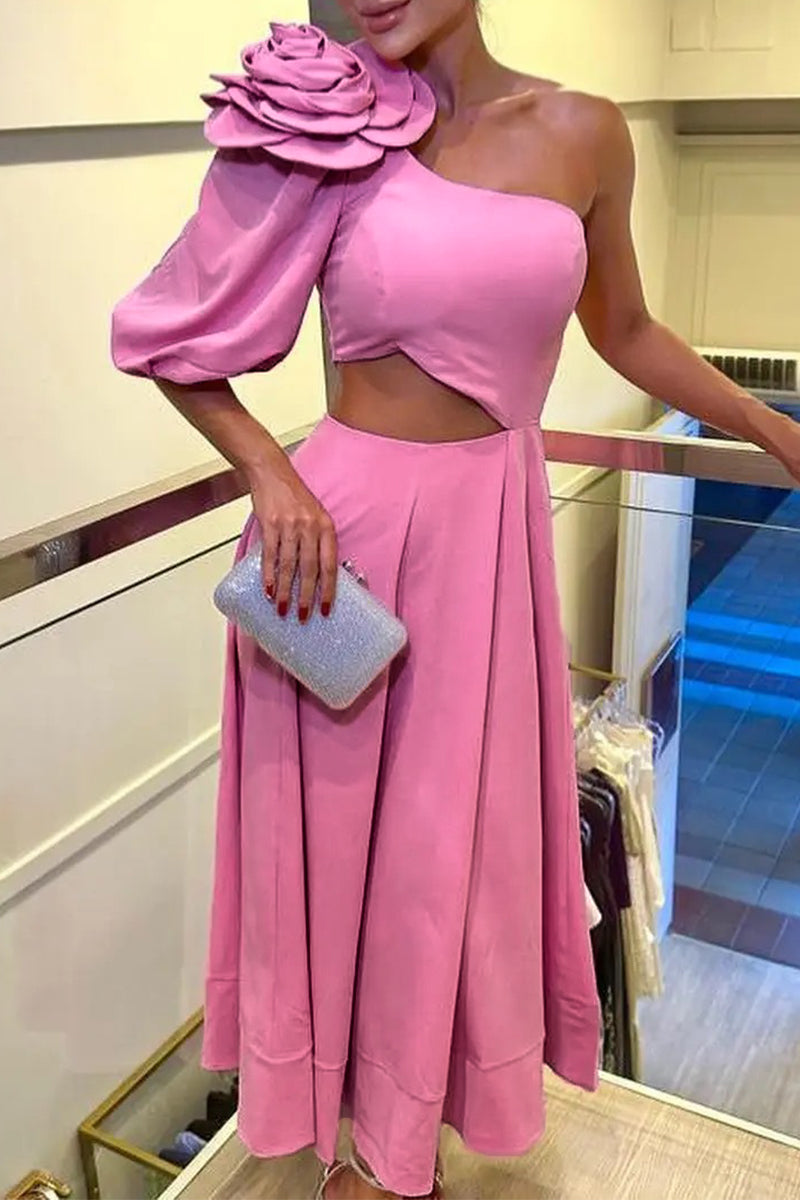 Robes de princesse élégantes et sobres pour célébrités, avec col oblique et appliqués.