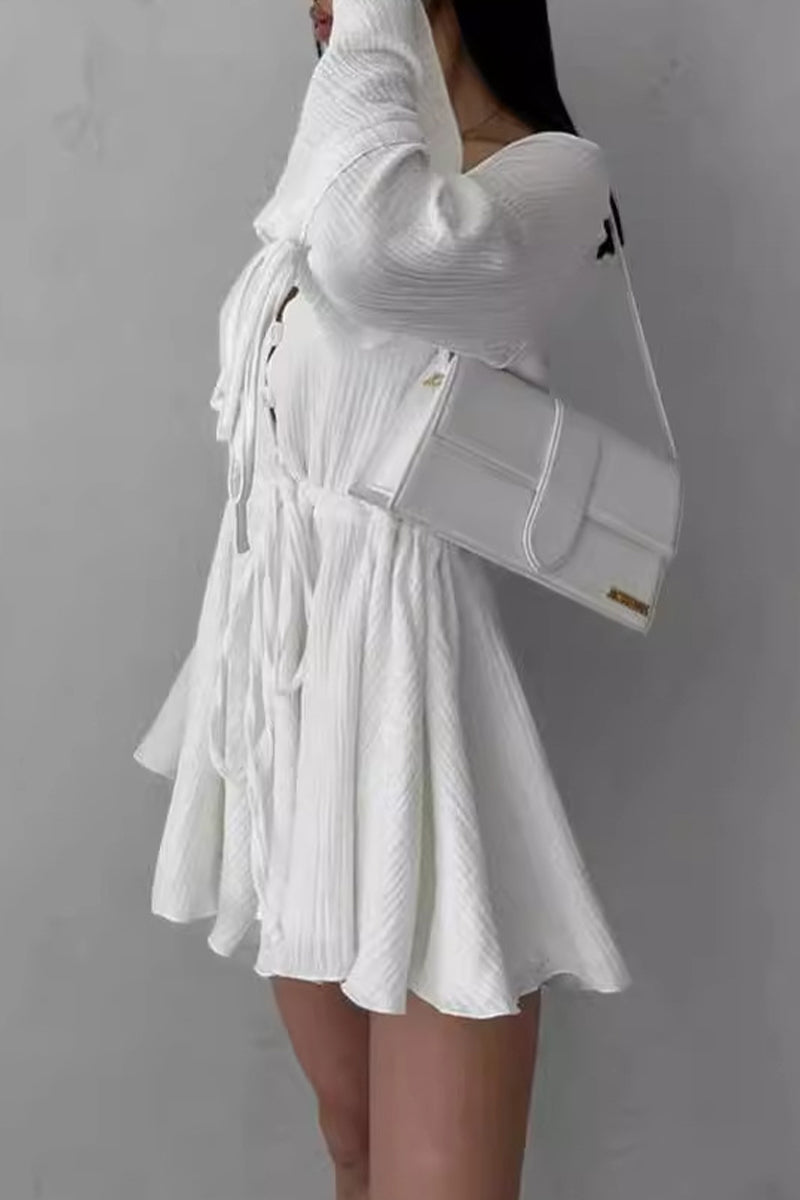 Combinaisons élégantes, unies, à cordon de serrage, décolleté en V.