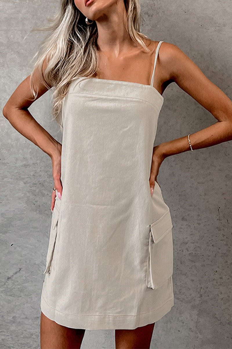 Robes décontractées, simples, à col carré, à poches et à bretelles.