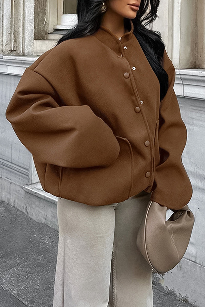 Vêtements d'extérieur décontractés, unis, à poches, à col montant, à boutons.