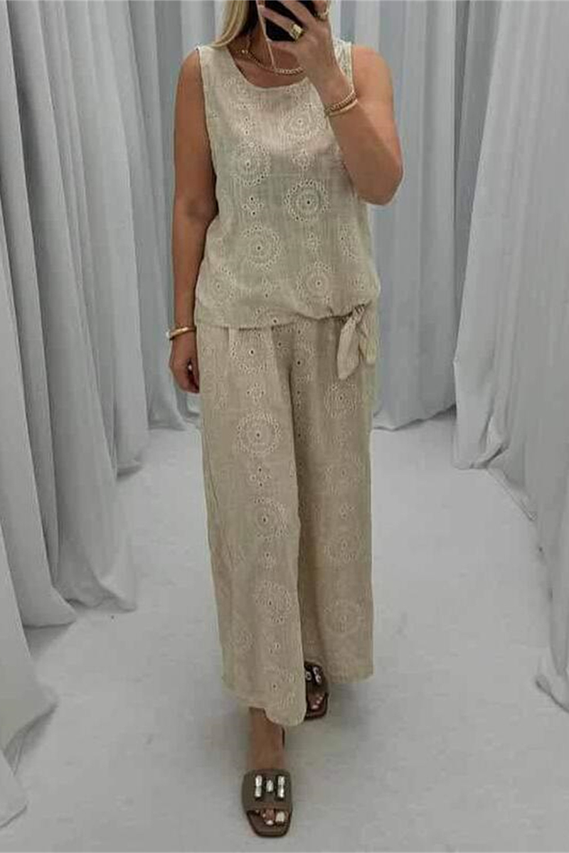 Ensemble deux pièces décontracté, uni, ajouré, avec poches, col rond et sans manches.