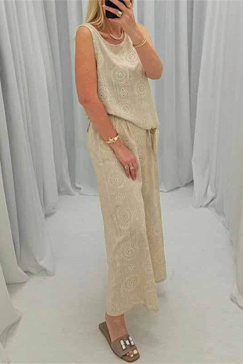 Ensemble deux pièces décontracté, uni, ajouré, avec poches, col rond et sans manches.