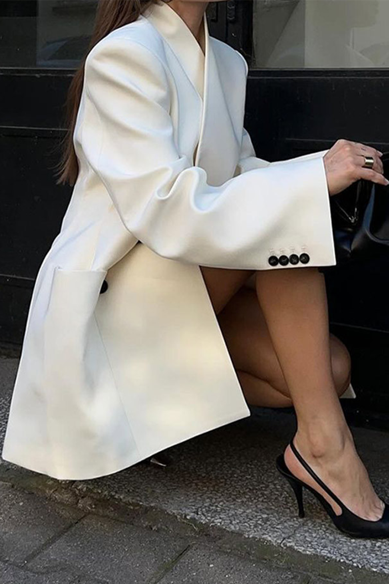 Vêtements d'extérieur élégants et unis au quotidien, avec col rabattu et poches.