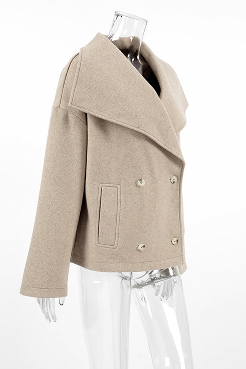 Vêtements d'extérieur décontractés à col montant avec boucle et revers.