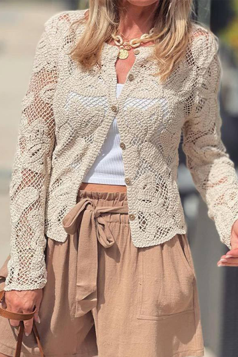 Vêtements d'extérieur décontractés à porter au quotidien, avec des boutons, un col rond et des découpes.