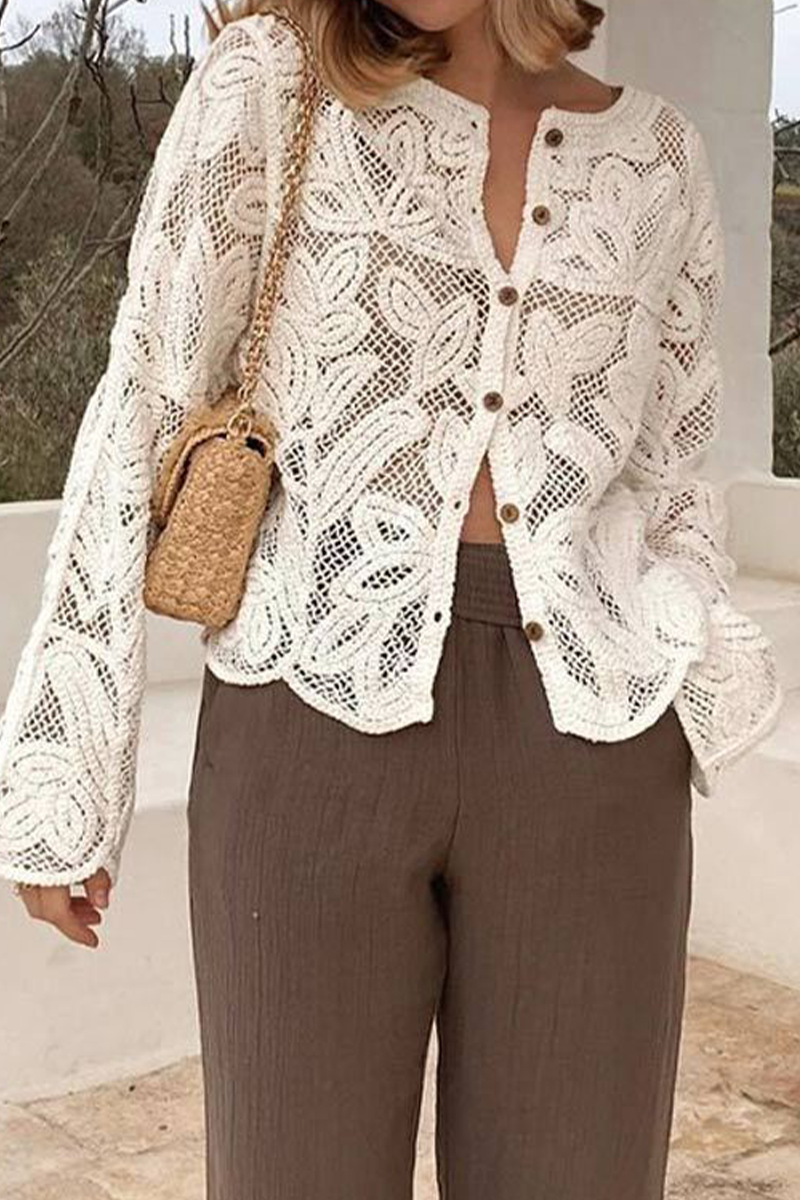 Vêtements d'extérieur décontractés à porter au quotidien, avec des boutons, un col rond et des découpes.