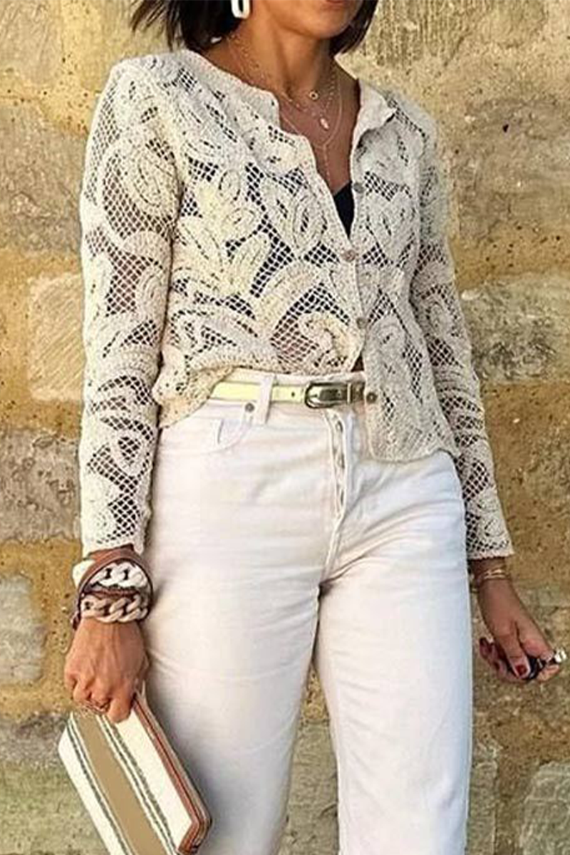 Vêtements d'extérieur décontractés à porter au quotidien, avec des boutons, un col rond et des découpes.