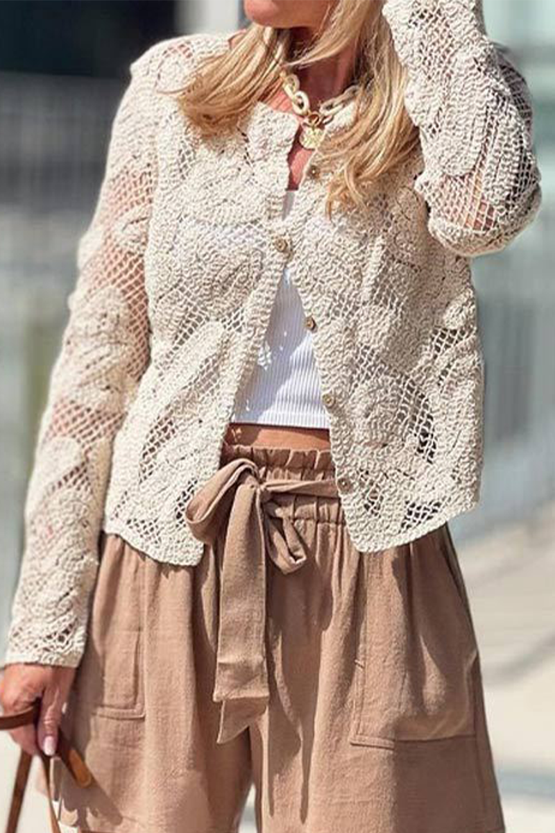 Vêtements d'extérieur décontractés à porter au quotidien, avec des boutons, un col rond et des découpes.