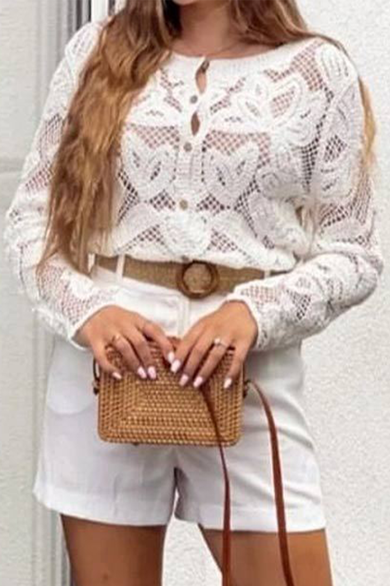 Vêtements d'extérieur décontractés à porter au quotidien, avec des boutons, un col rond et des découpes.