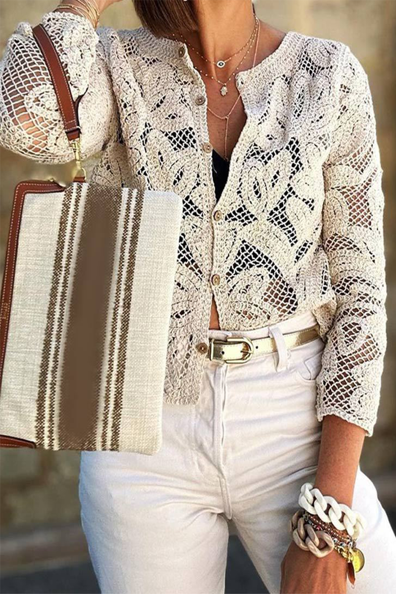 Vêtements d'extérieur décontractés à porter au quotidien, avec des boutons, un col rond et des découpes.