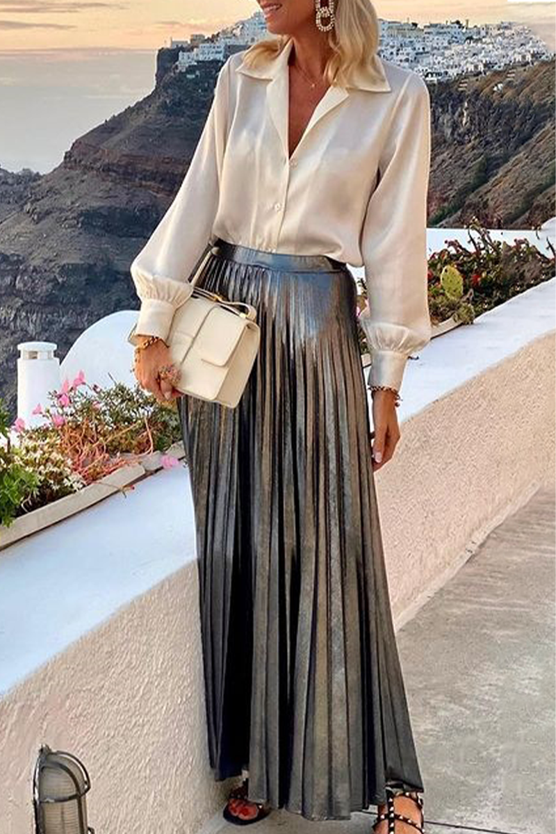 Tenue de vacances élégante, couleur unie, boutons, col rabattu plissé, manches longues, deux pièces.