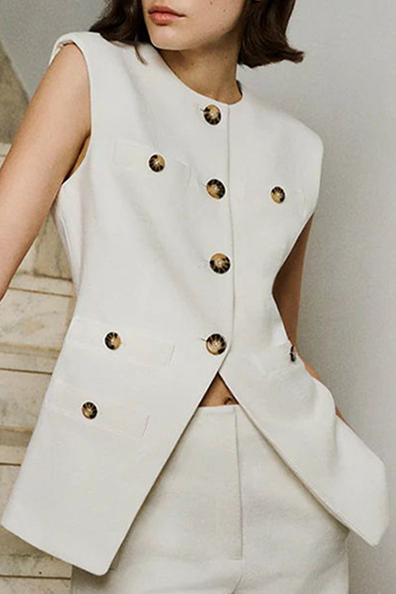 Gilets décontractés à boutons, col rond et fente.