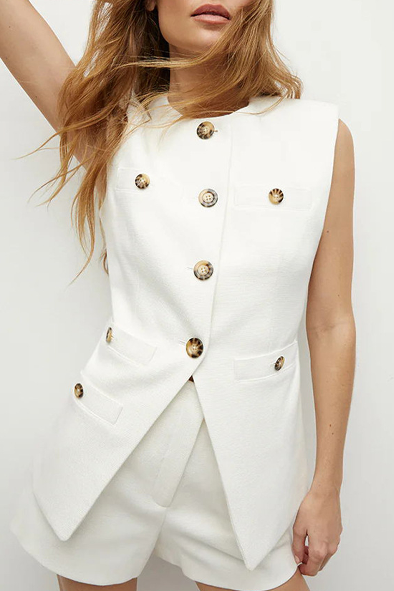 Gilets décontractés à boutons, col rond et fente.