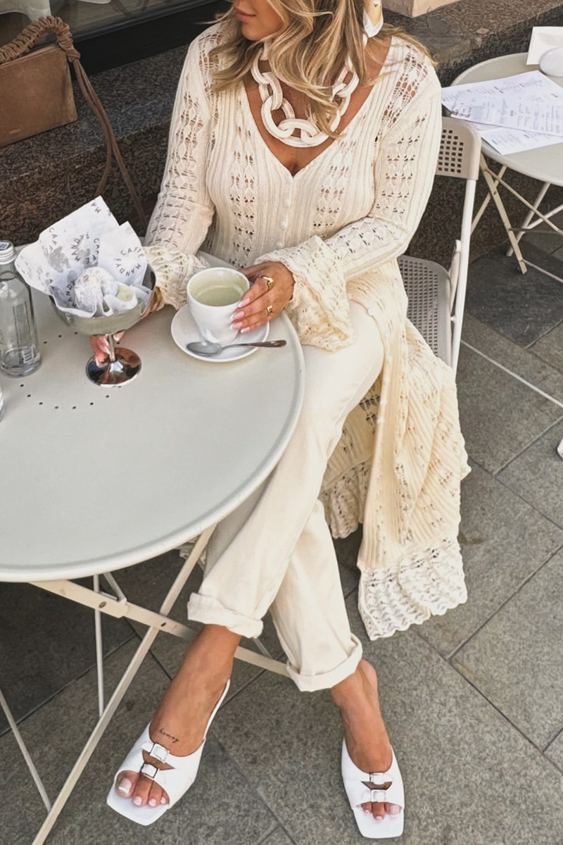 Vêtements d'extérieur sexy à col en V, avec volants et boutons découpés.