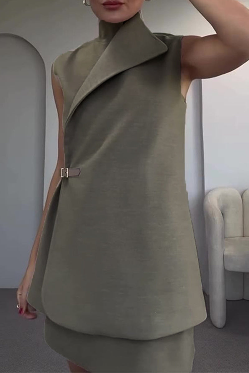 Ensemble deux pièces décontracté, sans manches, col mandarin réglable et boutons.