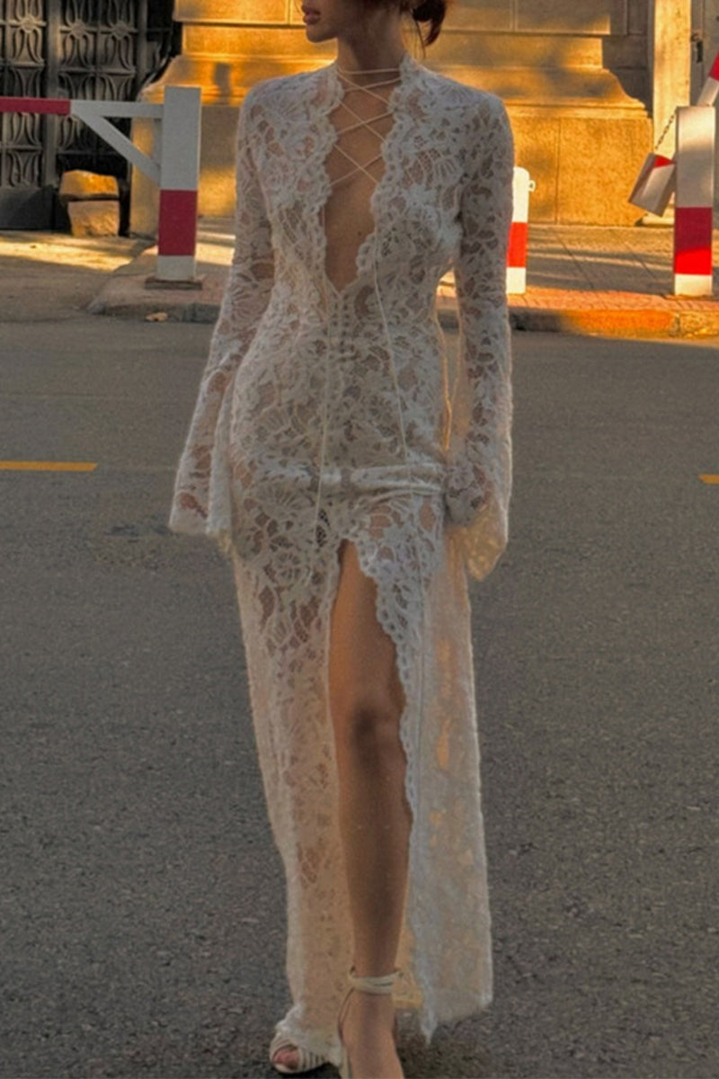 Sexy Spitzenkleid mit transparenten Trägern, V-Ausschnitt und Spitzendetails