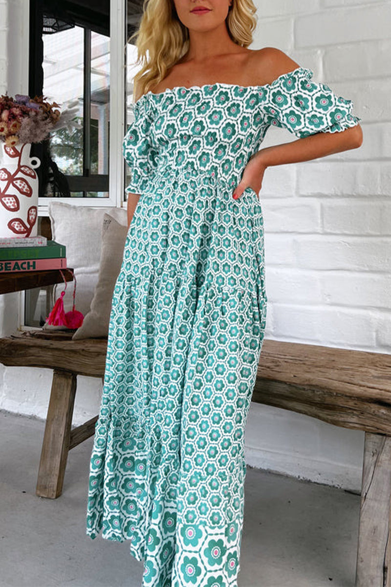 Robe décontractée à manches courtes, à imprimé géométrique contrasté, épaules dénudées.