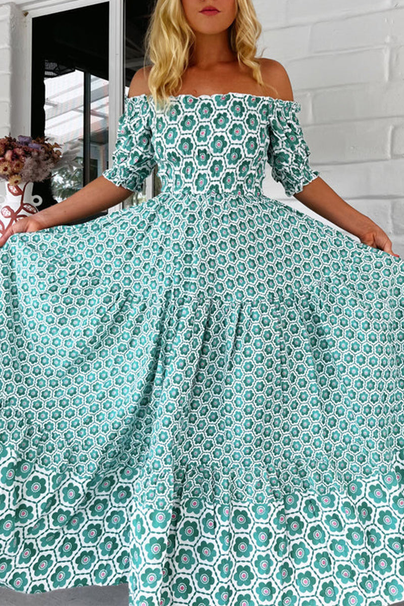 Robe décontractée à manches courtes, à imprimé géométrique contrasté, épaules dénudées.