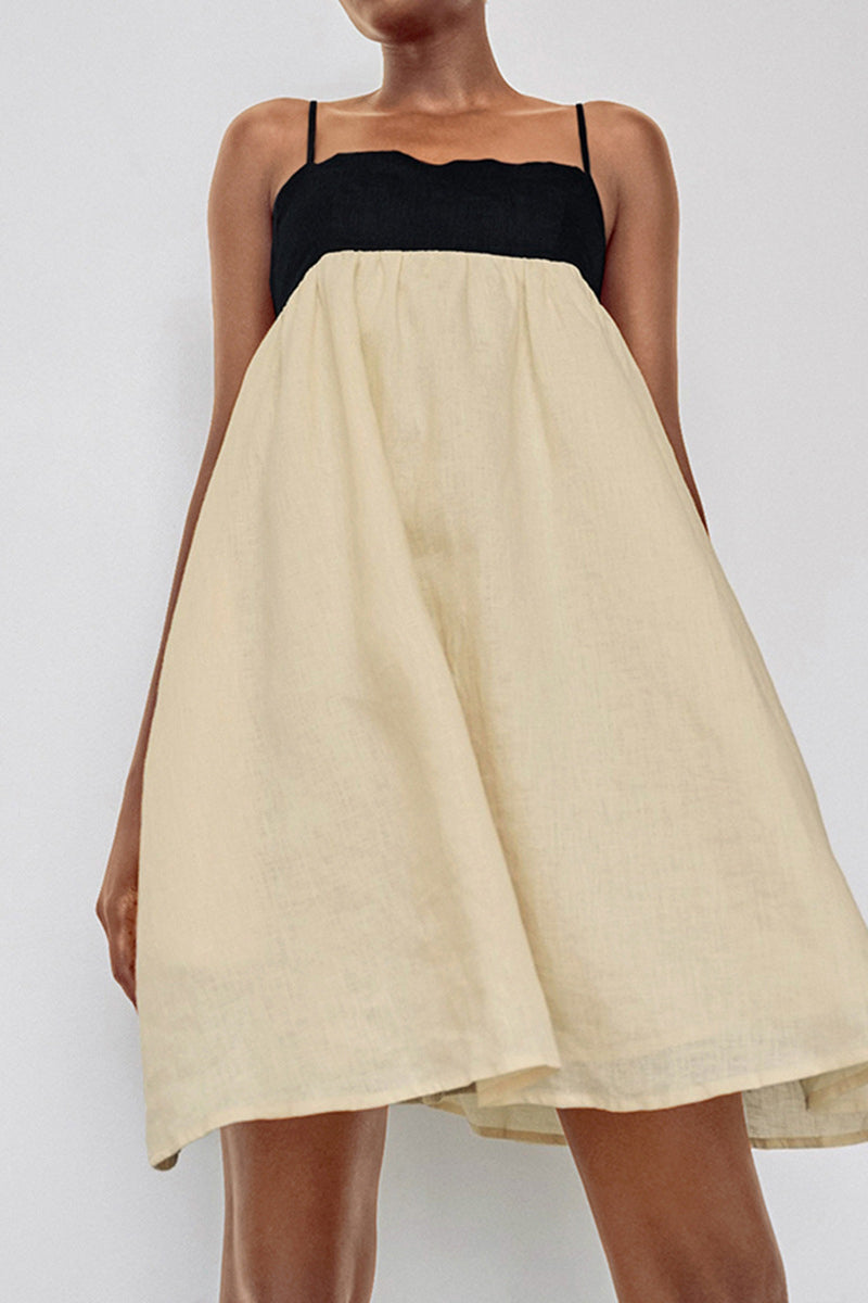 Robes décontractées sans dos avec poches, col carré contrasté et bretelles.